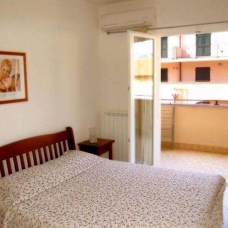 Apartment Cala Azzurra - Imp312 By Interhome 因佩里亚 外观 照片