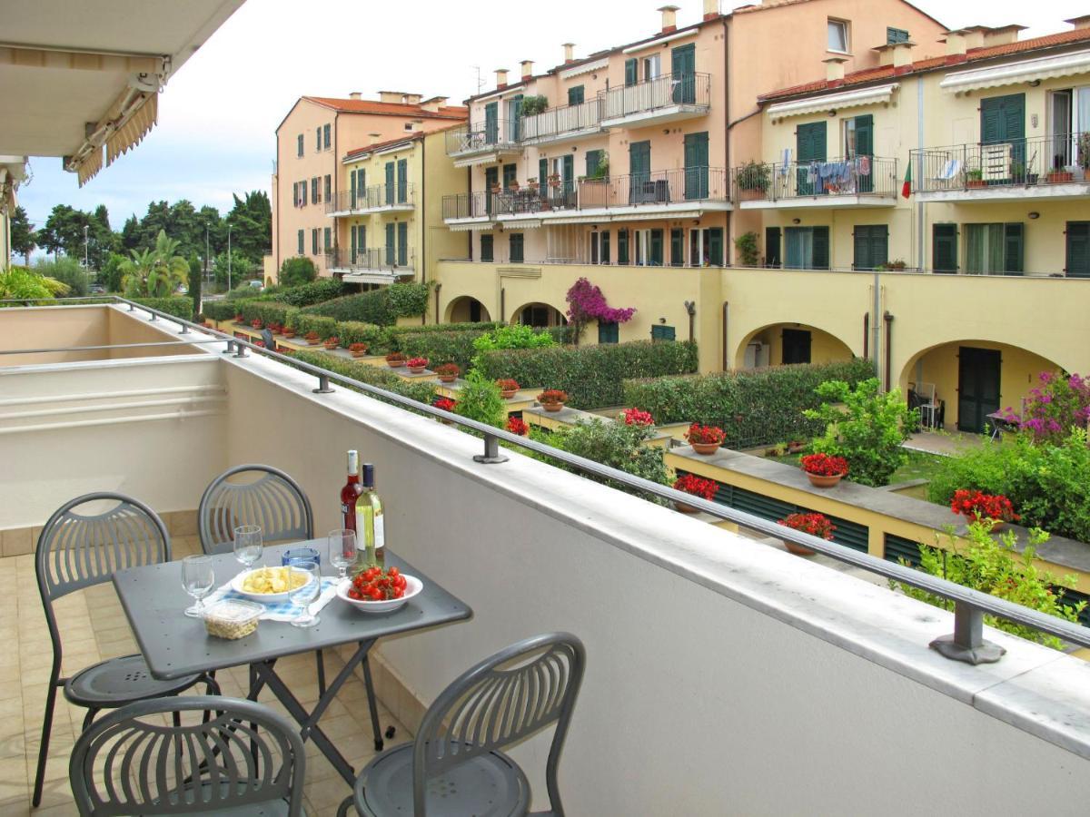 Apartment Cala Azzurra - Imp312 By Interhome 因佩里亚 外观 照片